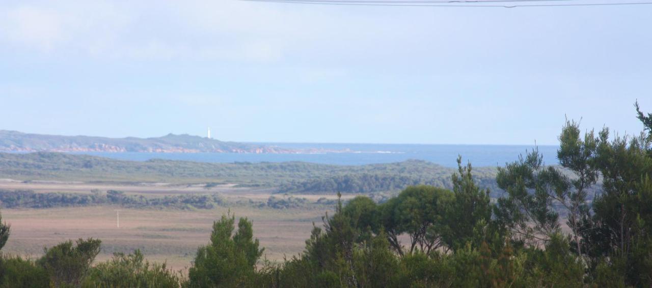 Harbour Lookout Villa Strahan Buitenkant foto