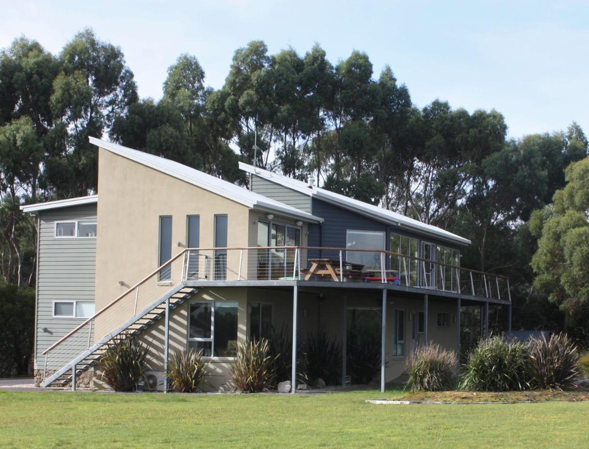 Harbour Lookout Villa Strahan Buitenkant foto